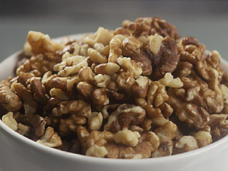 Selling walnut shelled in the amount of 5200 kg.