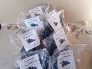 Selling several types of grapes throughout Europe