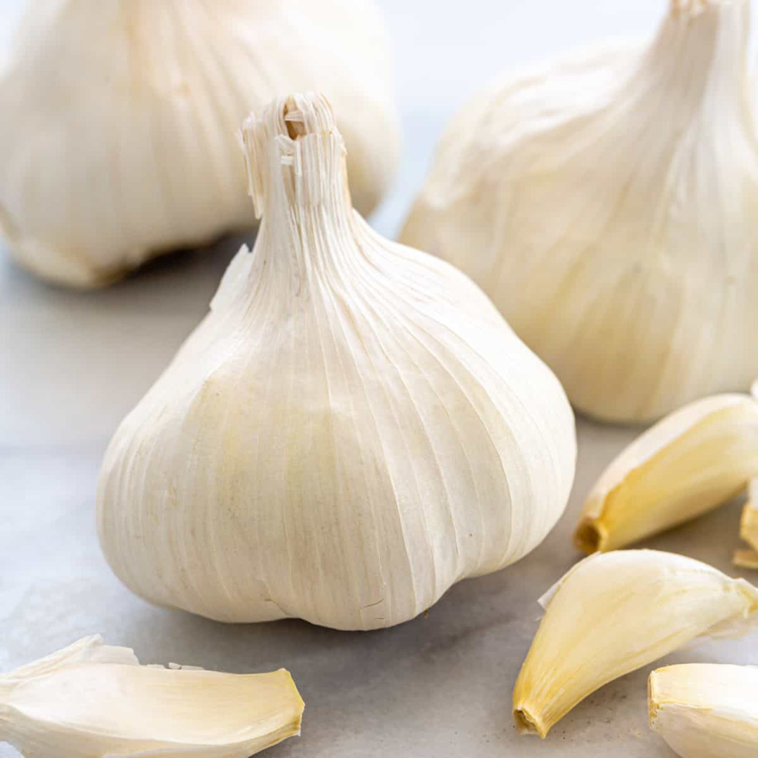 We are wholesale suppliers of fresh vegitables and garlics and our company is with outstanding performance and product quality