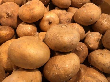 The fresh potatoes are available in Nigeria and it can be delivered to anywhere in this wold