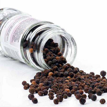 BLACK PEPPER whatsap : email : Products Description Product name Black Pepper Seeds Type Single Spices Specification 20kg/bag Storage Store in cool and dry