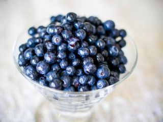 I offer fresh blueberries for PLN 15 / liter