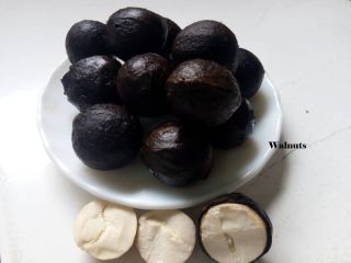 All kinds of fruit and goods from Nigeria at