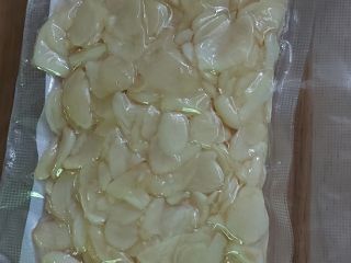 I will sell fresh Polish organic garlic, Harnaś variety: