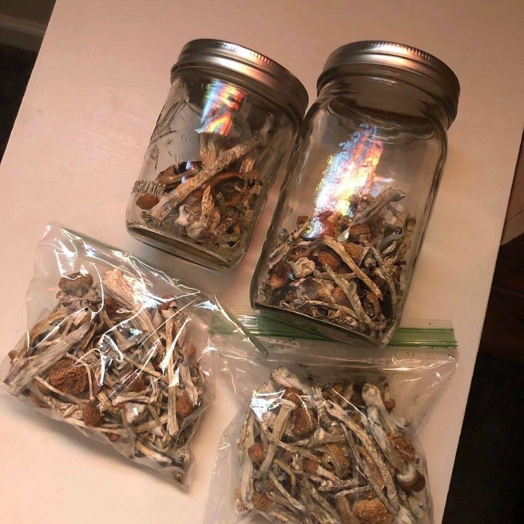 I sell top quality mushroom both dry and fresh bellow is my menu of available shrooms Shroom menu -Avery's albino -Pleasure coast -Golden Teacher -King lizard