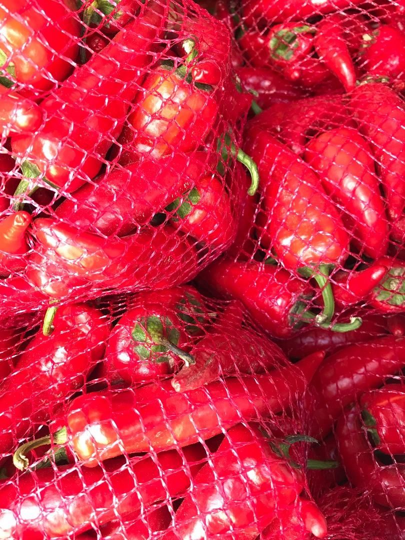 Hello, I will sell hot pepper, cyclone Rwana variety, on an ongoing basis, amounts of about 500-700 kg per week, packaging to be agreed Price: PLN 6 kg to be