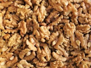 I sell shelled Ukrainian nuts at a good price