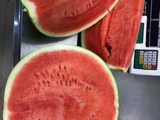 I will sell a seedless watermelon, spain sweet origin.