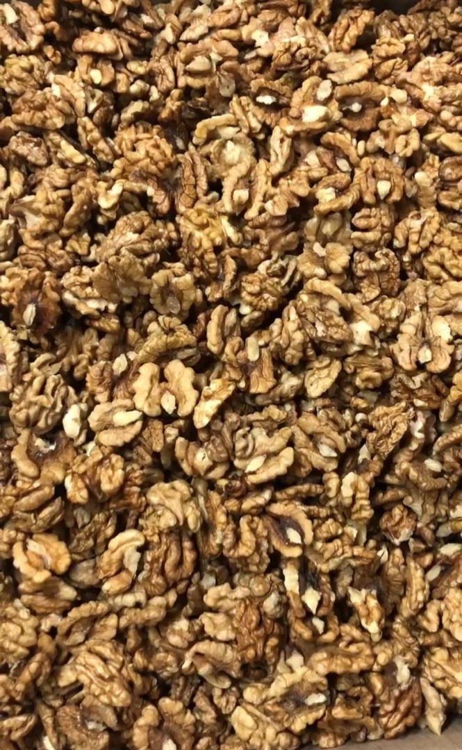 WALNUT KERNELS