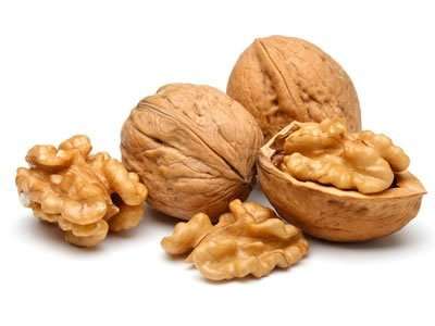 We sell volumes of whole walnuts for battle