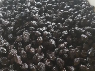 Prunes. Details at
