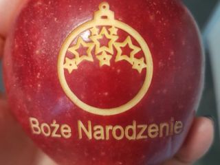 I will sell laser-engraved occasional apples with a Christmas