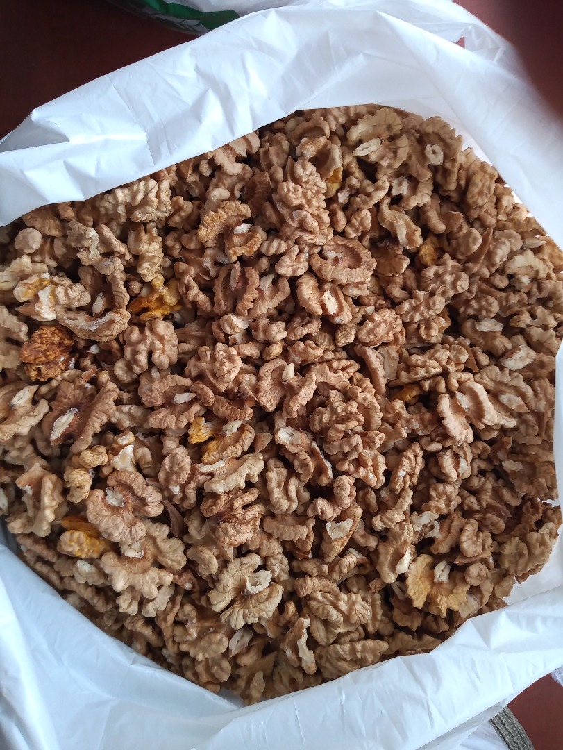 Hello, I will sell 11 kg of this year's walnuts