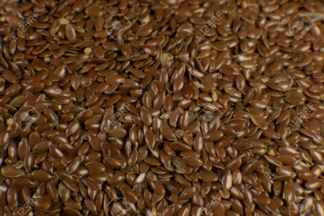Flax Brown Moisture: max 8%, min 6,5% FM: max 3% Oil admixture (broken / damaged) max 6% Products are accompanied with: -Certificate of origin / EUR1