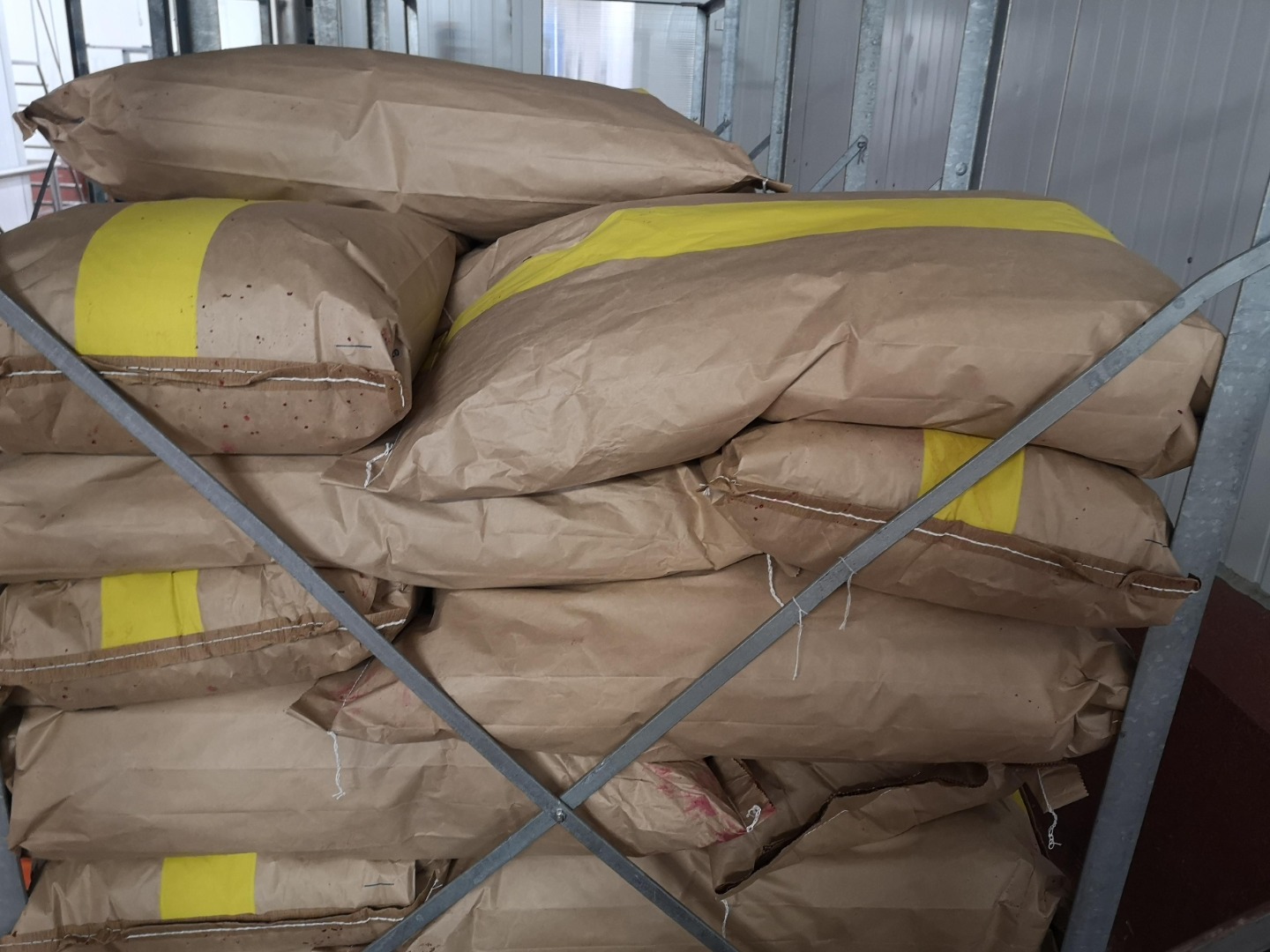 We produce annualy 50-70t of organic haskap fruit