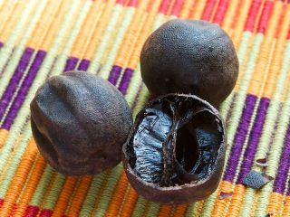 Wholesaler delivery: Whole and ground black lemon. It is