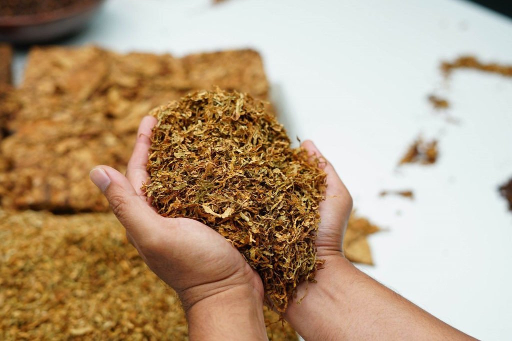 1kg 65 Over 5 kg free of charge Virginia tobacco Golden Virginia tobacco is cigarette tobacco belonging to the group of low-strength tobacco