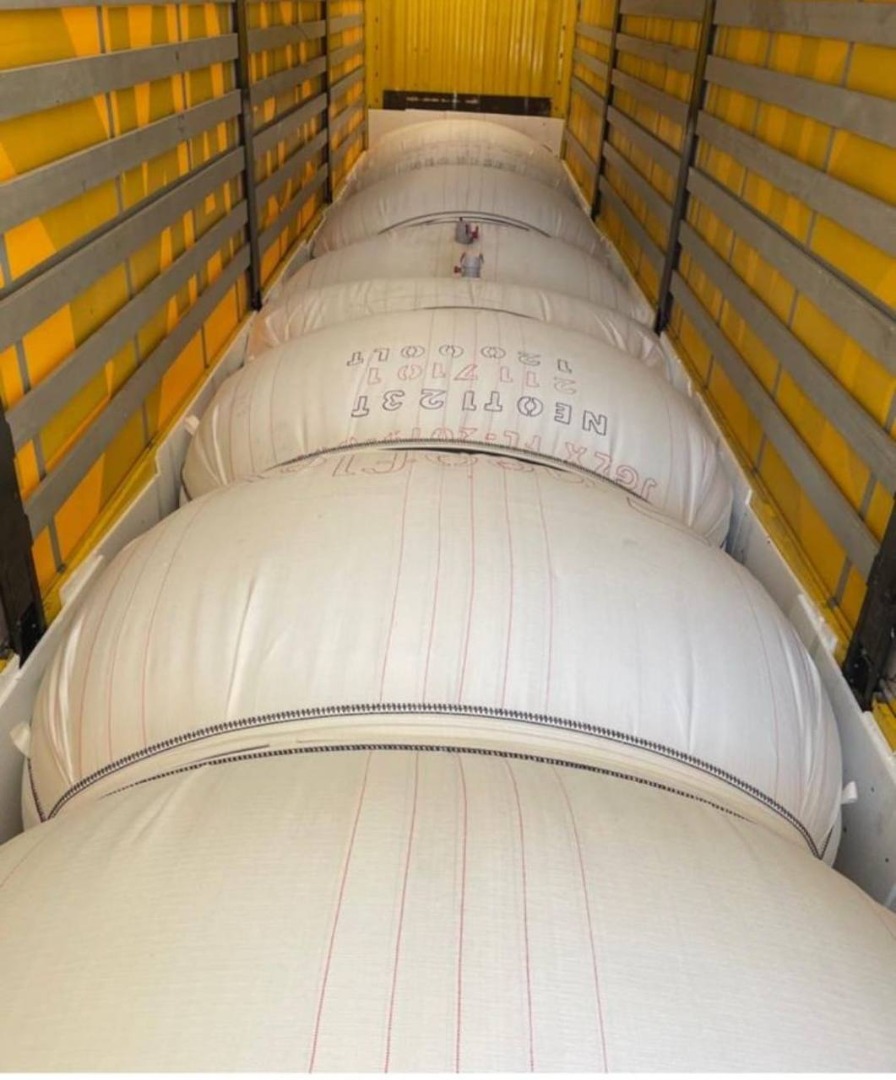 I have a large quantity of refined sunflower oil for sale - about 5,000 tons
