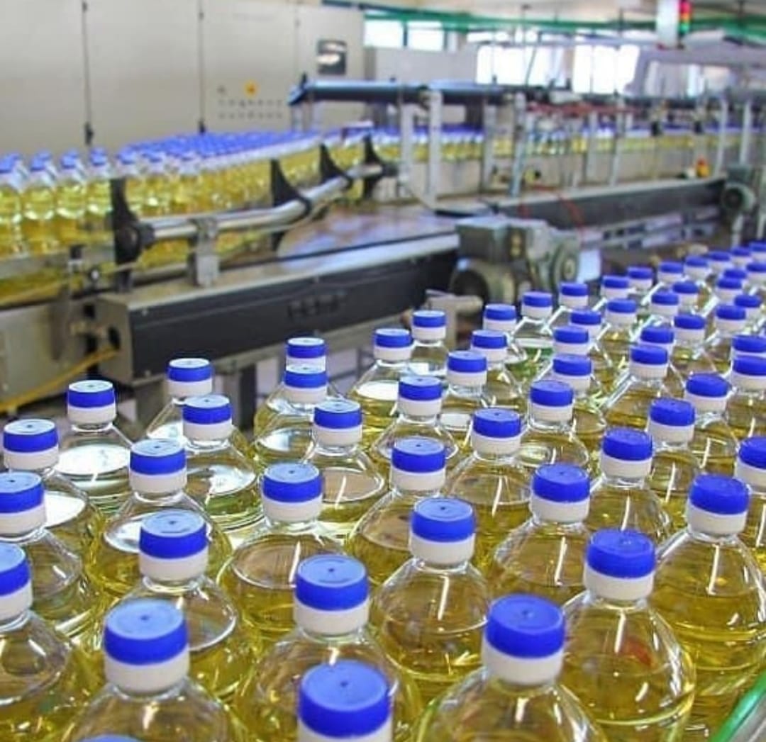 100% pure sunflower oil avialable new stock refined top quality sunfloweroil avialable, Factory Price Refined Sunflower oil /ISO/HALAL/HACCP Approved &