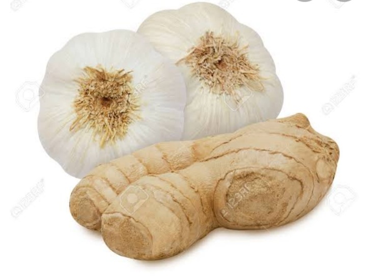 Good day to you, i sale ginger and garlic in large and small quantity, you can place your order if you are interested