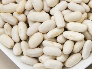 White bean Bigger size 260-300PCS/100g Smaller size 300-340PCS/100g Packing