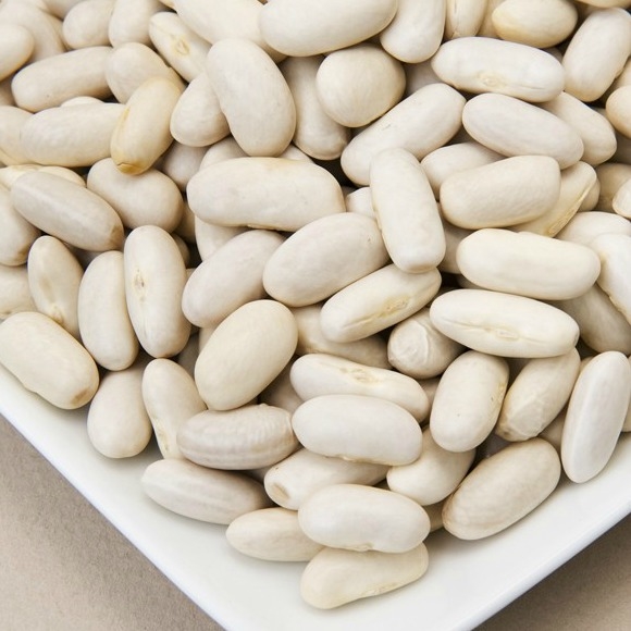 White bean Bigger size 260-300PCS/100g Smaller size 300-340PCS/100g Packing by 25/50kgs or 50/100lbs bags Moisture 16% max, admixture 0.5% max, imperfect 3% max