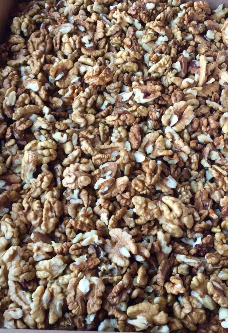 We offer you walnut kernels origin Romania