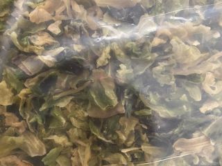 Dehydrated dried cabbage for sale. The dimensions are 10X10