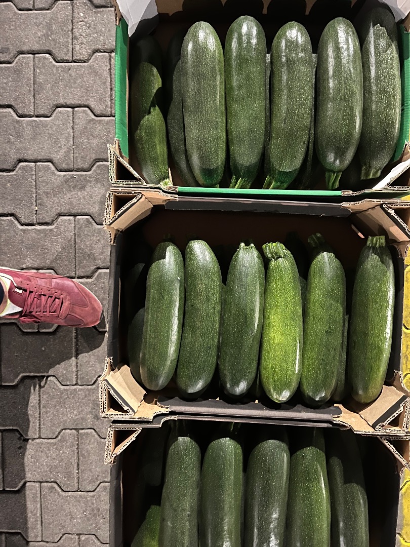 I will sell courgettes in any packaging, transport possible