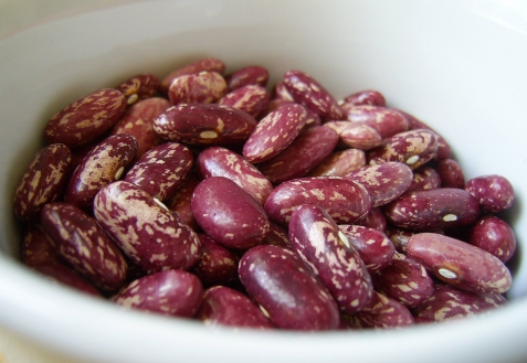 Red / colored beans packed in 25 kg bags