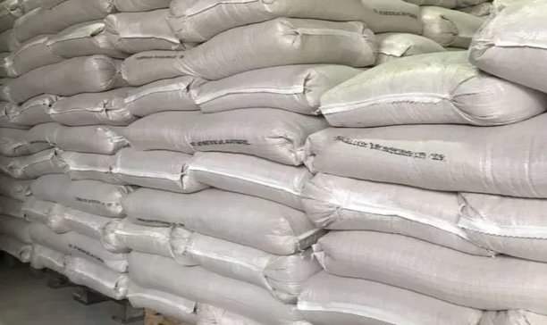 I am bringing 2000t of grain by car to Iasi: - Milled wheat at 185 €/t - Protein: 14.6 - Fiber: 9 - 3rd quality fodder corn - 285 €/t The grain is within