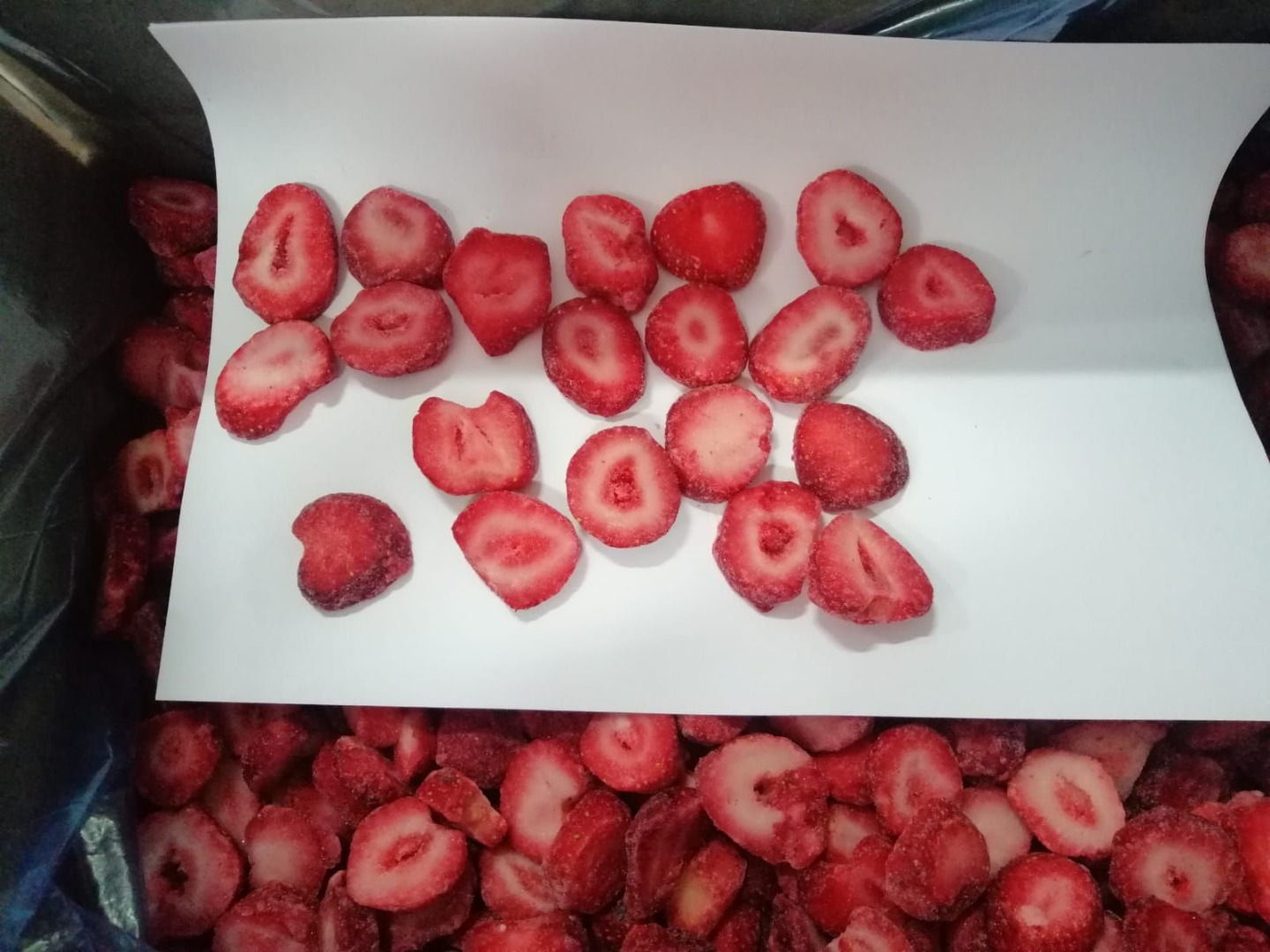 IQF strawberry for sale, class: A, country of origin: Turkey, variety: Camarosa, packaging: 10 kg cardboard box, - uncalibrated, price: EUR 1.80 / kg DAP
