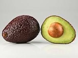 We supply high quality fresh Avocado and Papaya fruits