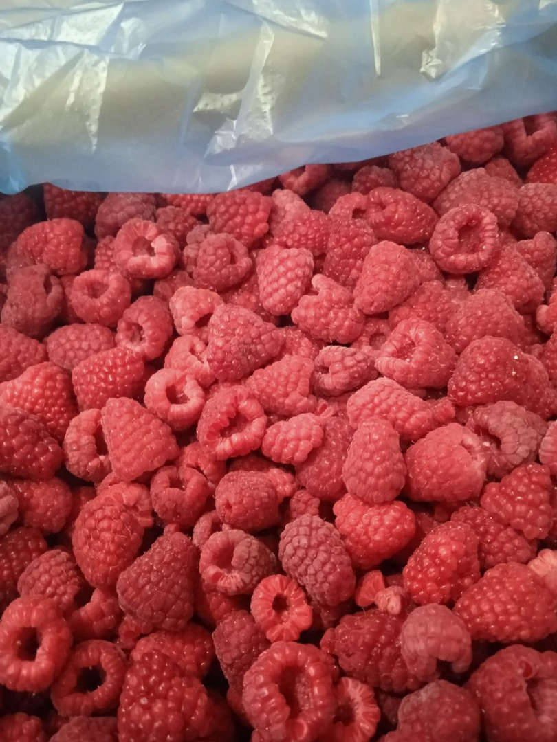 I will sell a frozen raspberry 80/20 from Ukraine