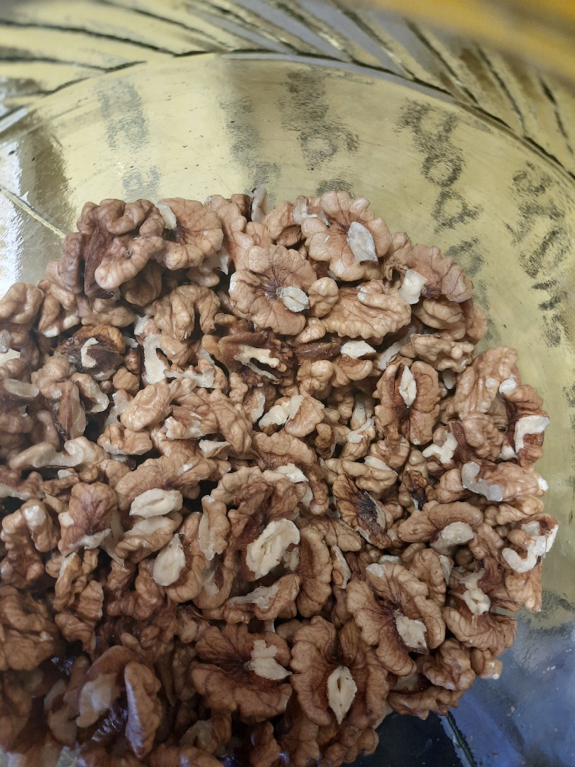 I will sell shelled walnuts