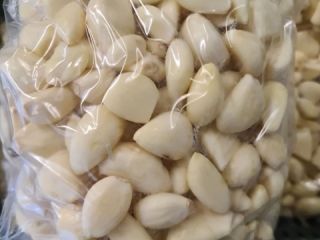 Order garlic and peeled cloves by SMS !! Overnight