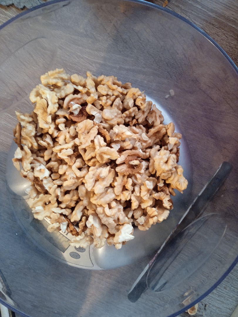 This year's shelled walnuts, price 25 PLN per kilo
