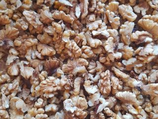 I will sell shelled walnuts over 17kg