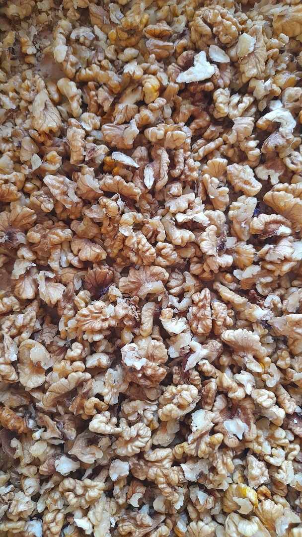 I will sell shelled walnuts over 17kg