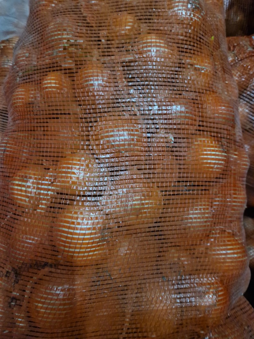 I will sell onion kal 4.5+, nice, truck quantities