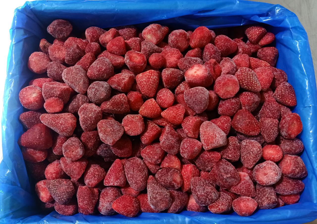 For sale frozen strawberry caliber 26-35mm