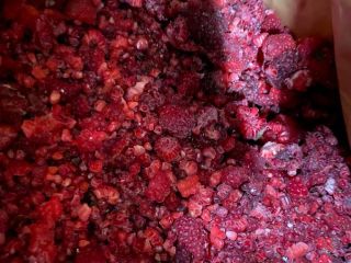 I will sell frozen raspberries semi-finished for grits in