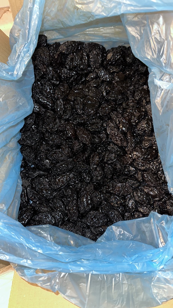 Selling first class of dry prune with and without pits, quantity as many as you want
