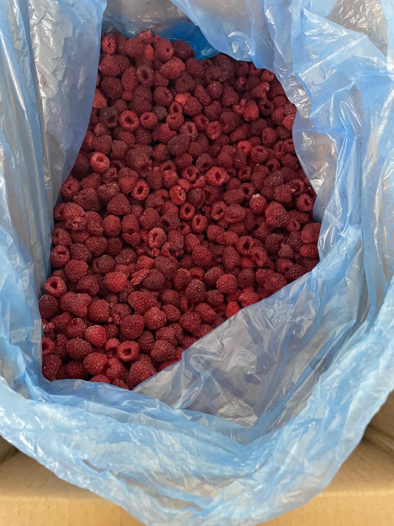 We sell raspberries of our own production and freezing