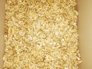 I will sell 1000 kg of shelled walnuts. Bright,