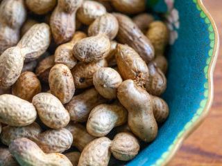 Wholesale High Quality Peanuts + Redskin Peanuts If peanuts
