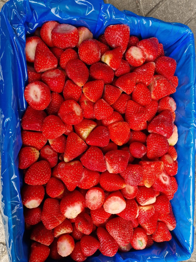 I will sell frozen strawberries