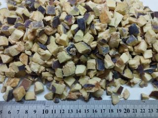 Plums in cubes or halves quick-frozen (IQF), in boxes