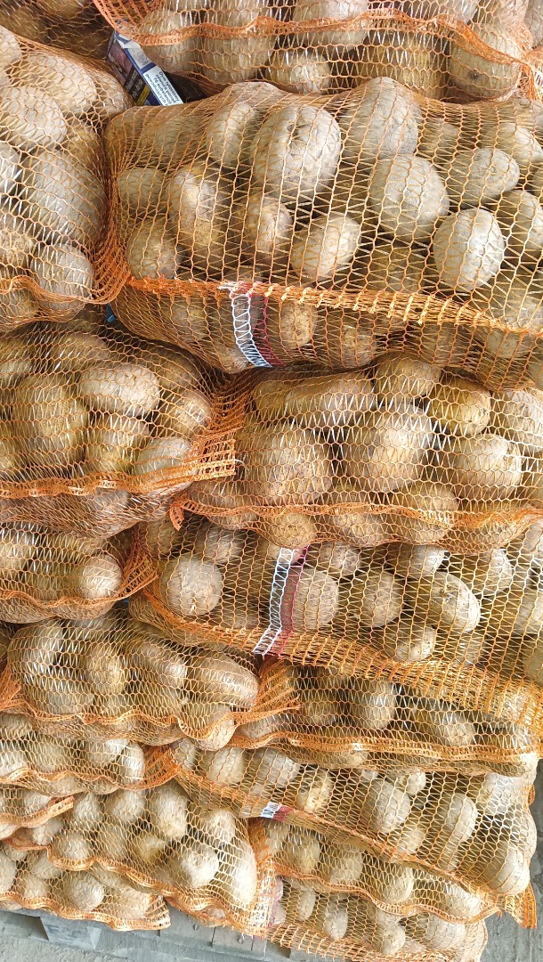I will sell edible potatoes of the Vineta variety Packed in bags of 15 kg