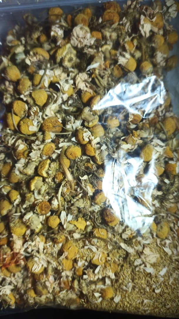 I will sell a chamomile flower Packed by 10 kg Total volume 990 kg